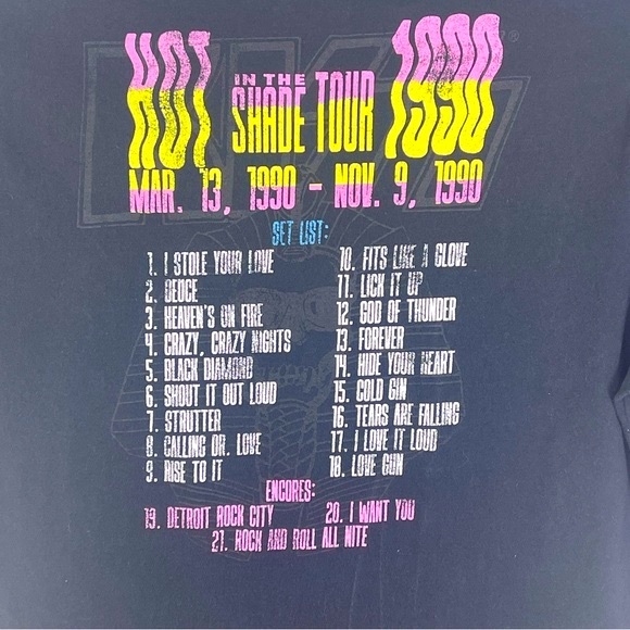 KISS Hot In The Shade Tour in 1990 Concert T Shirt Graphic Tee Size S/M - Picture 9 of 10